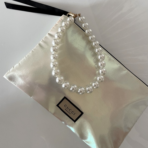 GUCCI Iridescent White pearl Clutch Bag wristlet bag logo - Picture 5 of 6